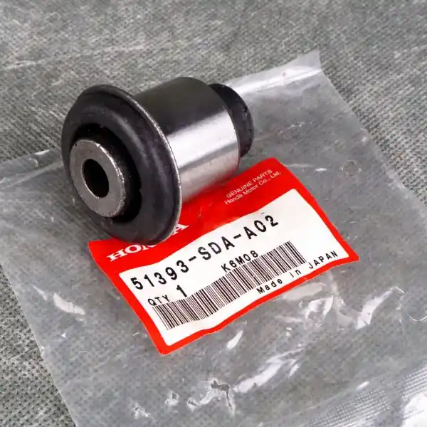 Dostępne od ręki OEM tuleja wahacza przedniego Accord 7gen 03-08 K20, K24, N22, kombi
