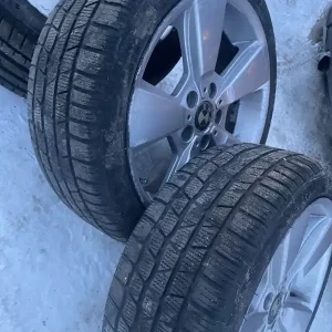 Bestseller BMW oryginalne alufelgi 18+ opony 225/40 – komplet 4 szt.