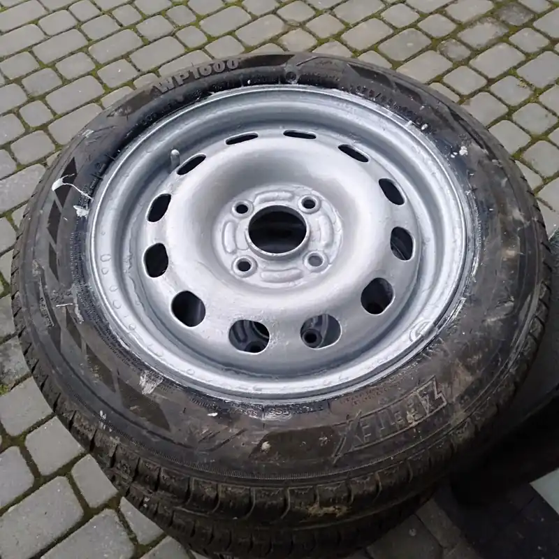Premium 4x felga R14 Z OPONAMI ZIMOWYMI (PO 1 SEZONIE)