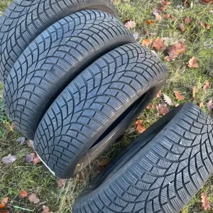 Zniżka Zestaw 4 opon zimowych 17 Toyotires Observe S944
