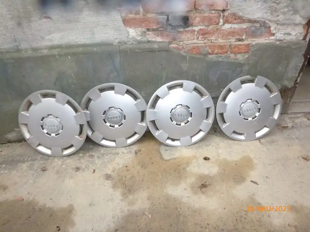 4 Kołpaki audi A3 8P ,lub inne audi 15 CALI bardzo ładne 8E0.601.147a Najlepsza cena