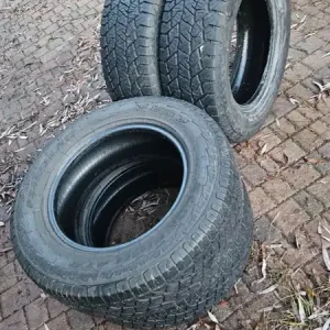 4 opony 245/65R 17 Dwie Pirelli i dwie Hankook Ograniczona ilość